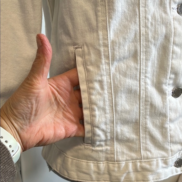 MICHAEL KORS NWOT White Women’s Denim Jean Jacket, Size L - Picture 4 of 8